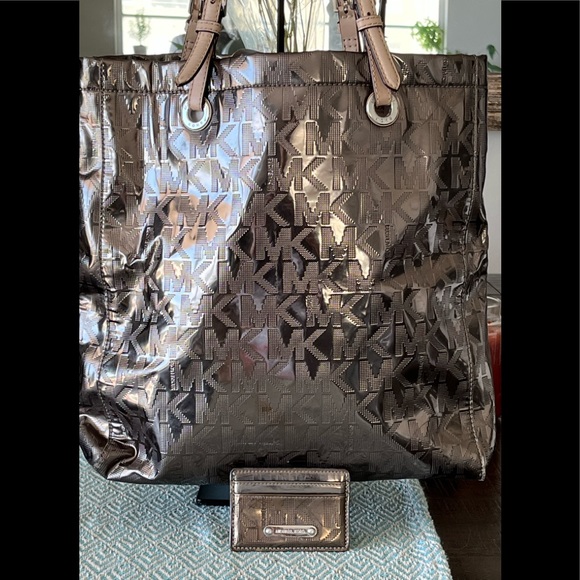 Metallic Michael Kors Set - Picture 3 of 8